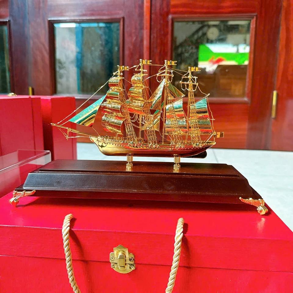 Thuậm buồm xuôi gió mạ vàng 24k-duoc-ban-tai-Làng Nghề Gò Đúc Đồng Đại Bái