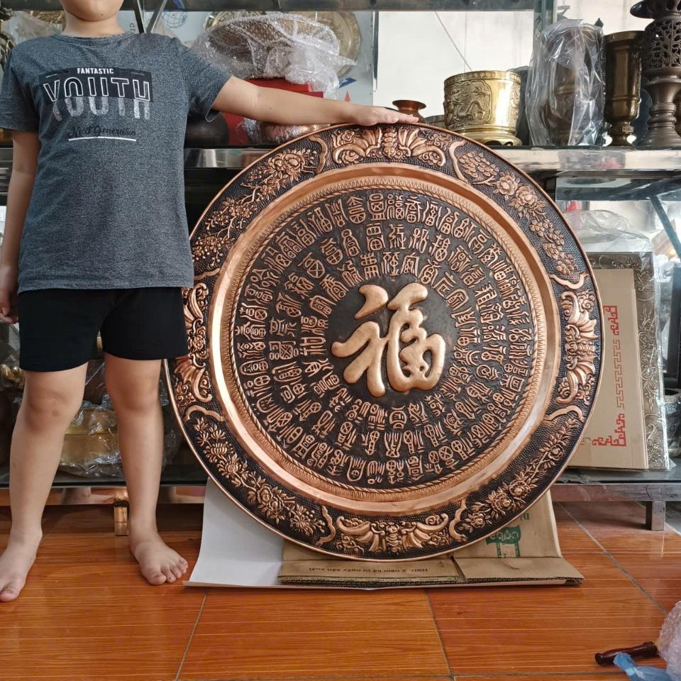 Mâm tranh chữ phúc 90cm làm thủ công nghệ nhân làng nghề-duoc-ban-tai-Làng Nghề Gò Đúc Đồng Đại Bái