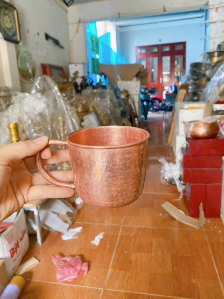 Cốc đồng gò thủ công 100% nghệ nhân làng nghề-duoc-ban-tai-Làng Nghề Gò Đúc Đồng Đại Bái