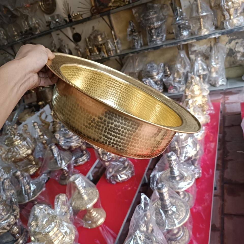 Chậu đồng vàng gò thủ công nghệ nhân làng nghề đại bái-duoc-ban-tai-Làng Nghề Gò Đúc Đồng Đại Bái