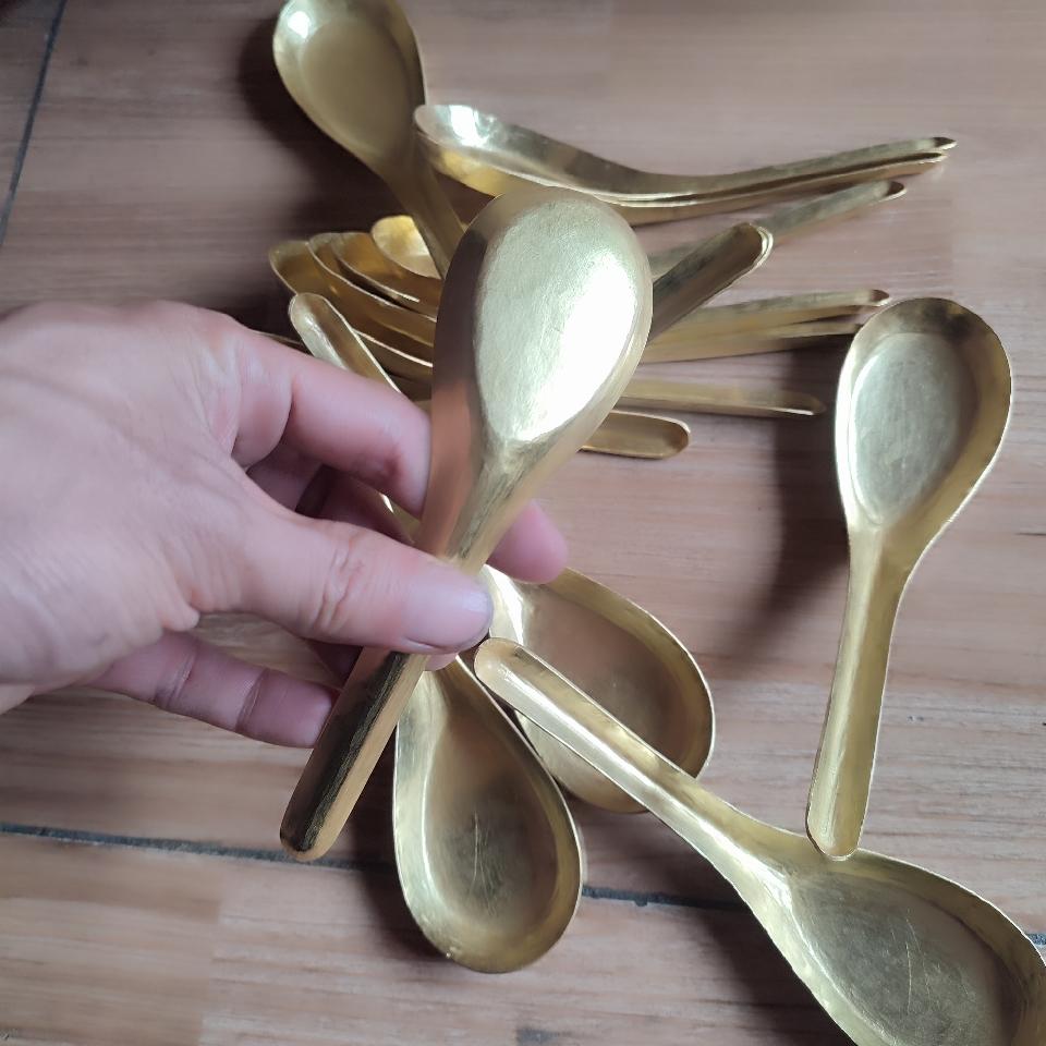 Thìa muỗm đồng gò thủ công 100%-duoc-ban-tai-Làng Nghề Gò Đúc Đồng Đại Bái