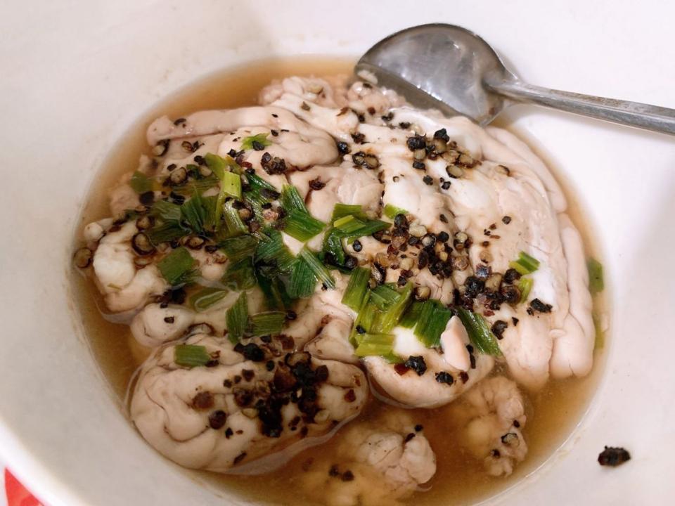 Óc heo không-duoc-ban-tai-ANH 3 Food & Beer