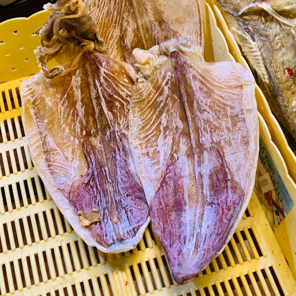 Khô mực nướng-duoc-ban-tai-ANH 3 Food & Beer