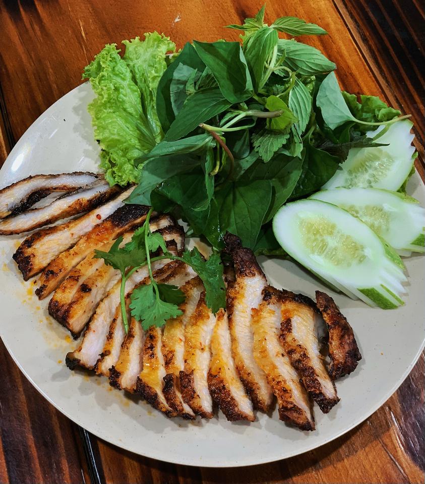 Nạc nọng nướng-duoc-ban-tai-ANH 3 Food & Beer