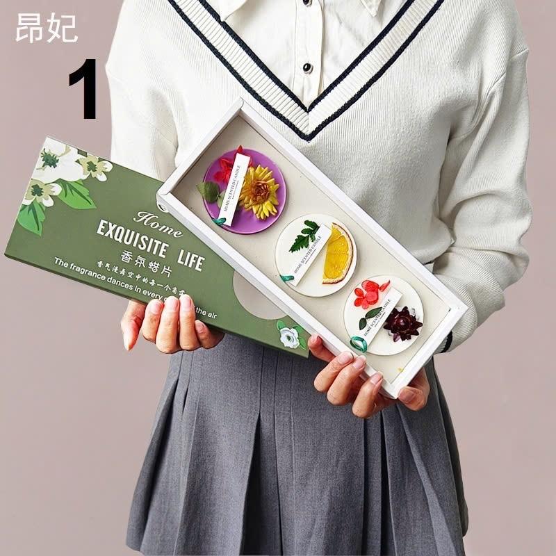 SÁP THƠM HƯƠNG HOA TREO PHÒNG 1312MK23 Sáp thơm treo phòng hương hoa cỏ mùi dễ chịu thơm nhẹ-duoc-ban-tai-Alice Quỳnh