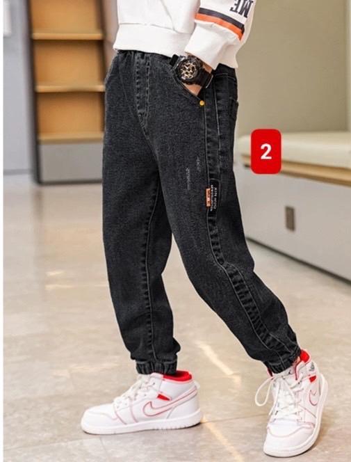 QUẦN JEAN BÉ TRAI  1812MK29 Kiểu dáng khoẻ khoắn , năng động , cạp chun dễ mặc và thoải mái , mix với gì cũng hợp luôn ạ  ✔️màu 9 E đánh số ✔️Sz 120-170 Bảng sz tham khảo 120: 17-22kg 130: 22-26kg 140: 26-30kg 150: 30-35kg 160: 35-40kg 170: 41-47kg-duoc-ban-tai-Alice Quỳnh