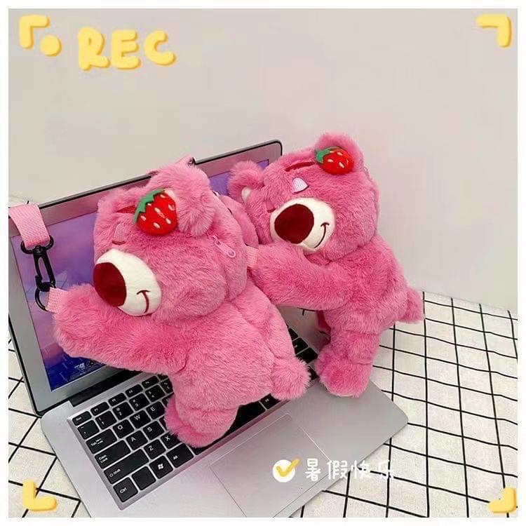 TÚI ĐEO CHÉO GẤU DÂU  0312MK27 Túi gấu hồng Losto cho các công chúa đây ạ. Nhỏ nhỏ xinh xinh cute xỉu xỉu luôn nạ KT : 25cm-duoc-ban-tai-Alice Quỳnh