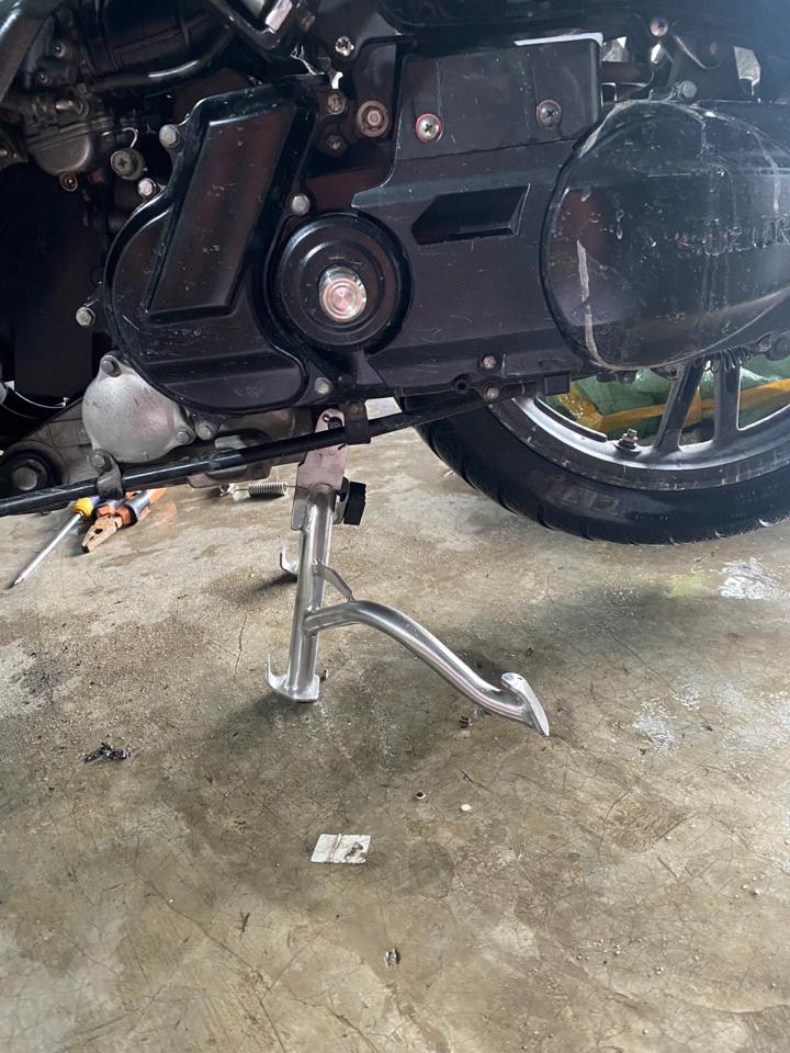 Inox 304 - Chống đứng xe ga full phụ kiện-duoc-ban-tai-Siêu Thị Ốc