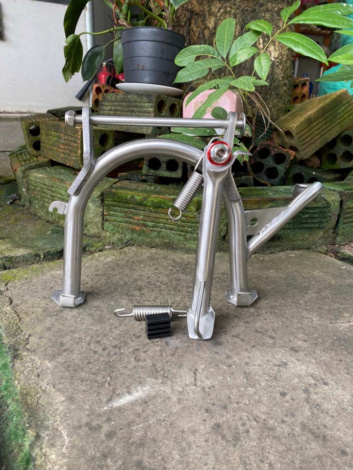 Inox 304 - Chống đứng xe ga full phụ kiện-duoc-ban-tai-Siêu Thị Ốc