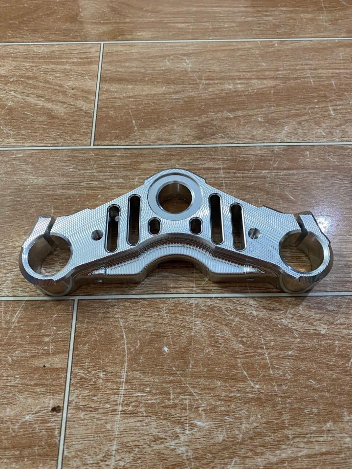 Nhôm - Chảng 3 CNC-duoc-ban-tai-Siêu Thị Ốc