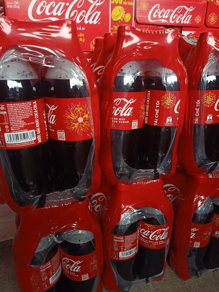 Coca chai 1.5L-duoc-ban-tai-Nhà Phân Phối Khuyên Lộc