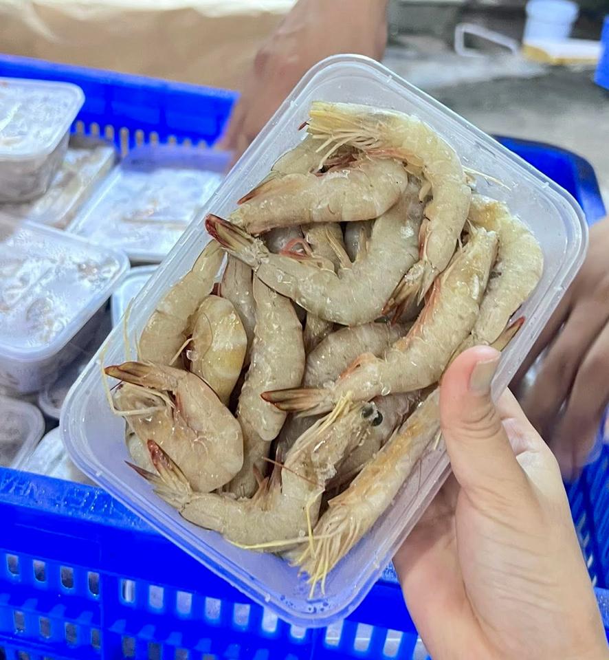 Tôm he non -duoc-ban-tai-HOÀ CÁT BÀ