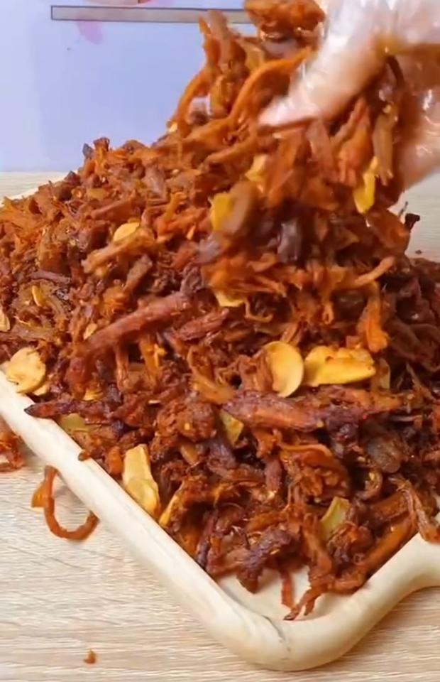 Khô heo-duoc-ban-tai-T.A HOUSE