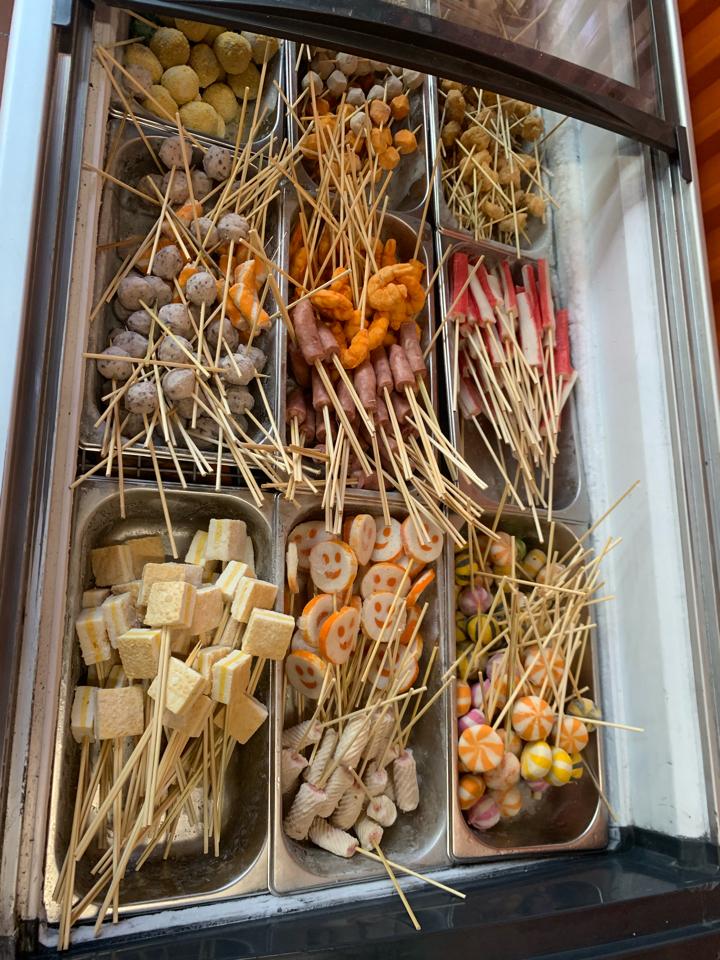 Buffet người lớn-duoc-ban-tai-LELA XIÊN