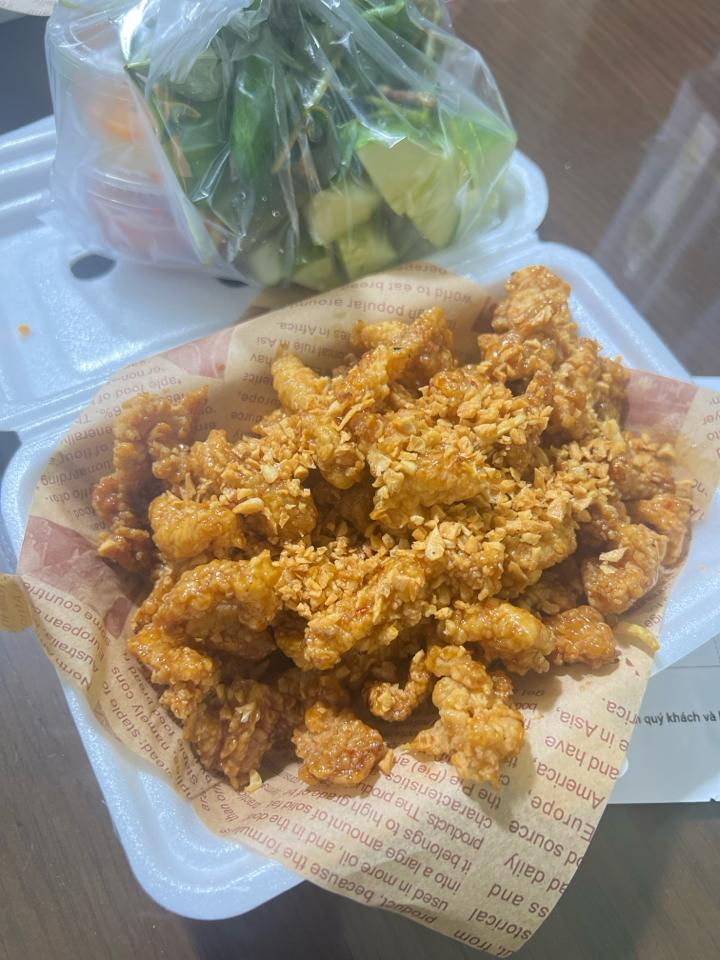 Da gà bơ tỏi nhỏ-duoc-ban-tai-Chân gà quái thú