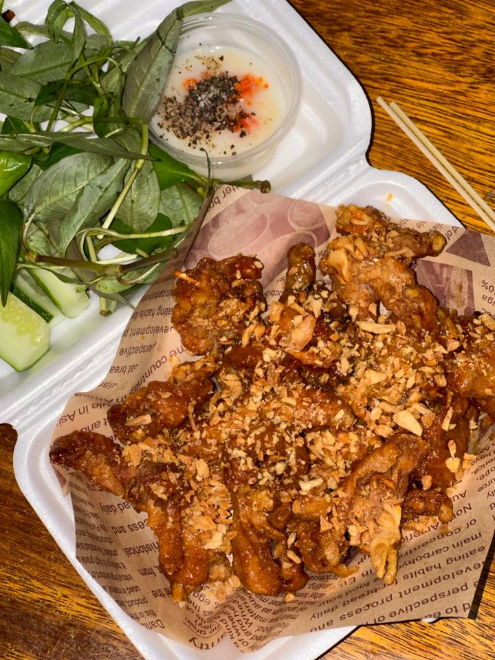 Rút xương bơ nhỏ -duoc-ban-tai-Chân gà quái thú