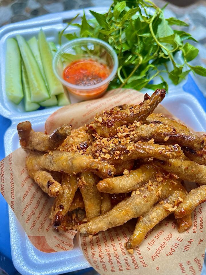 Có xương bơ nhỏ-duoc-ban-tai-Chân gà quái thú