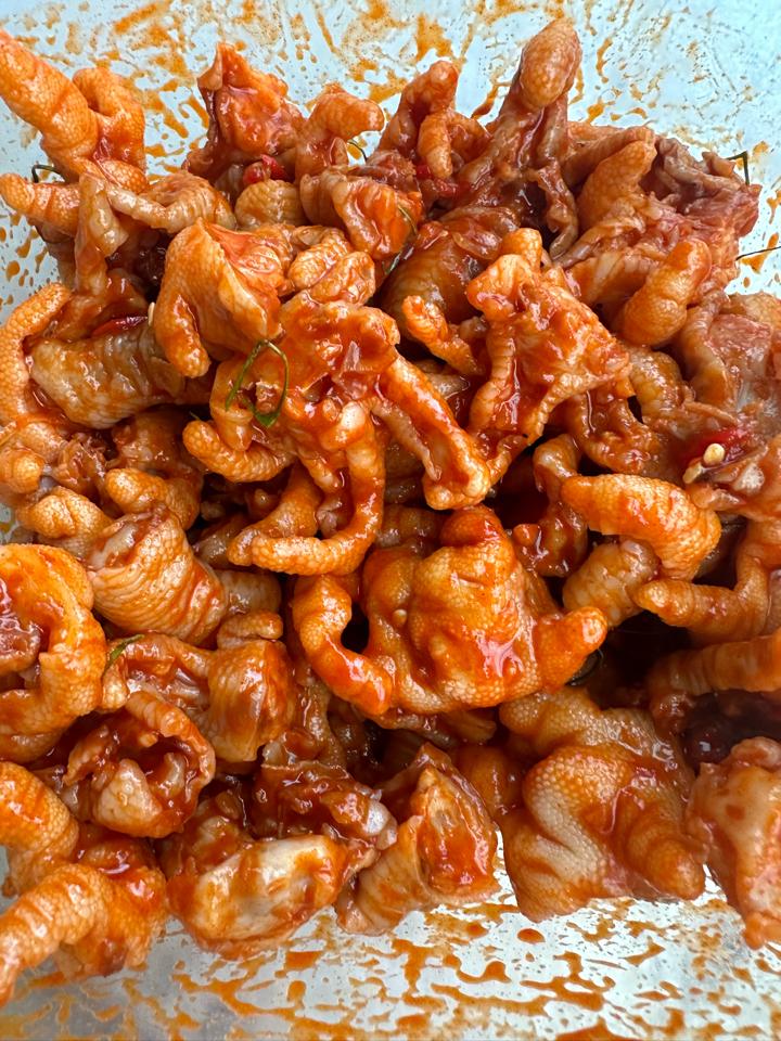 Chân gà sốt thái-duoc-ban-tai-Tiệm  Ốc Bii