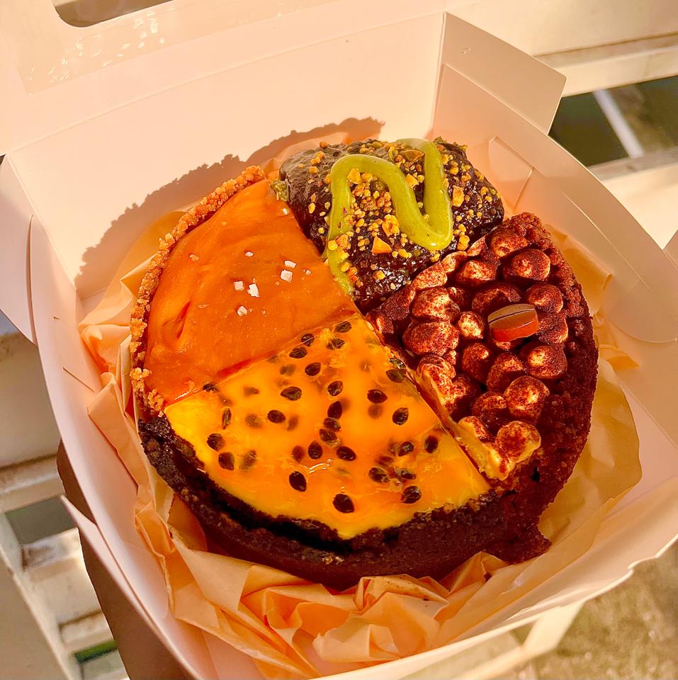 Cheesecake mix 4 vị-duoc-ban-tai-Nha Nha Bakery