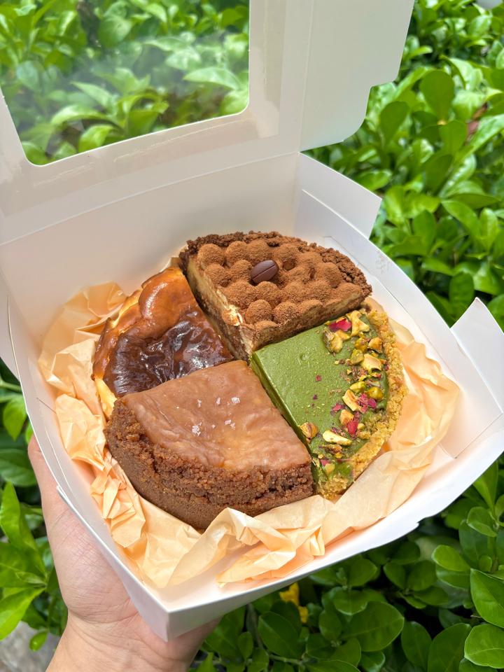 Cheesecake mix 4 vị-duoc-ban-tai-Nha Nha Bakery