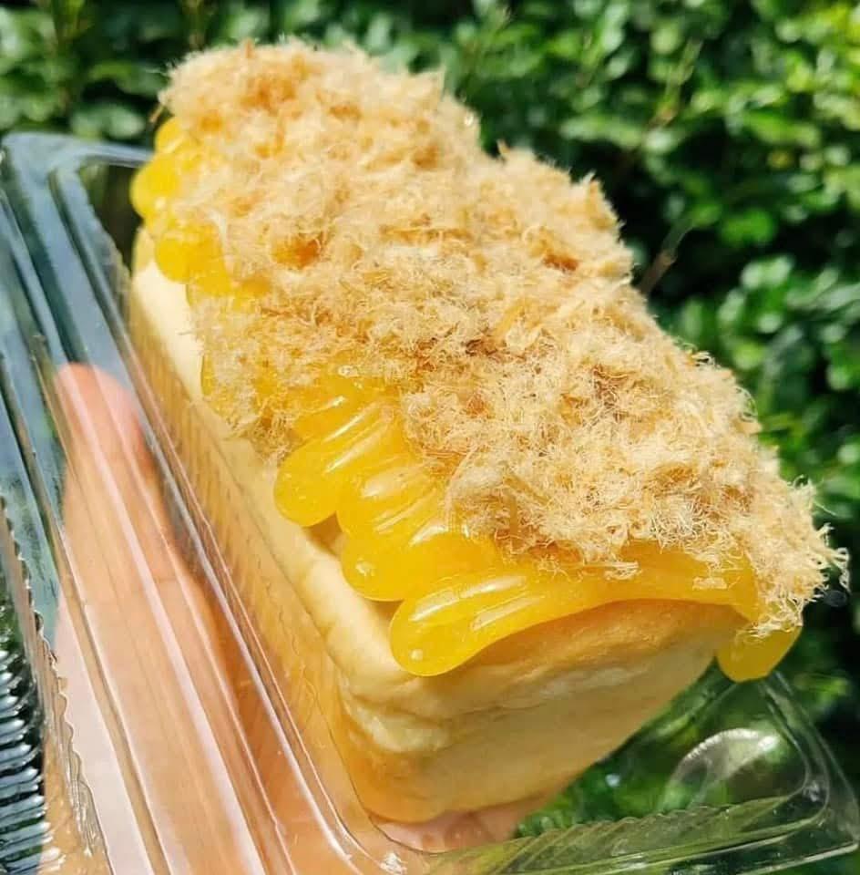 Bánh mì phô mai tan chảy-duoc-ban-tai-Nha Nha Bakery