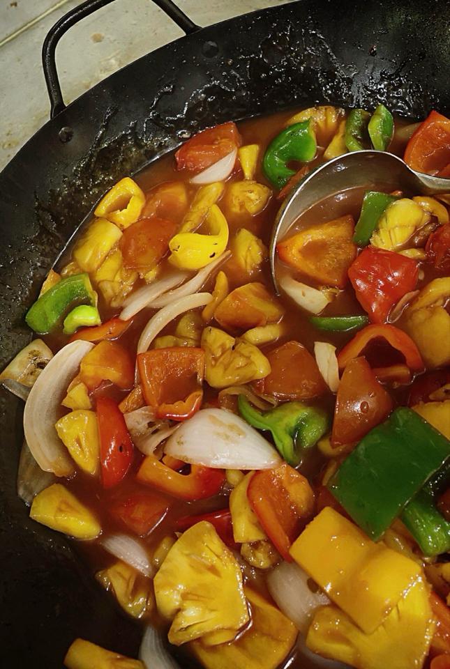 Sườn xào chua ngọt-duoc-ban-tai-Bếp của Phụng