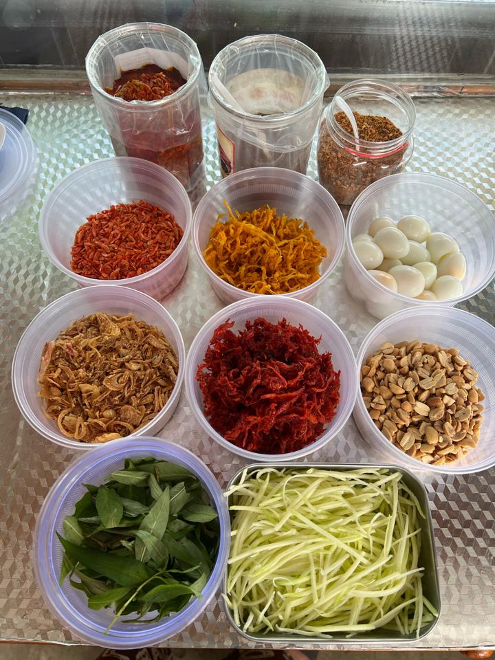 Bánh tráng trộn-duoc-ban-tai-Cafe & Trà Sữa MỸ TRÀ
