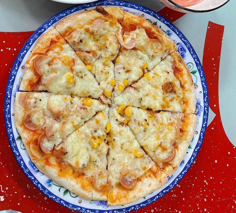 PIZZA XÚC XÍCH-duoc-ban-tai-Bếp Mẹ Ken