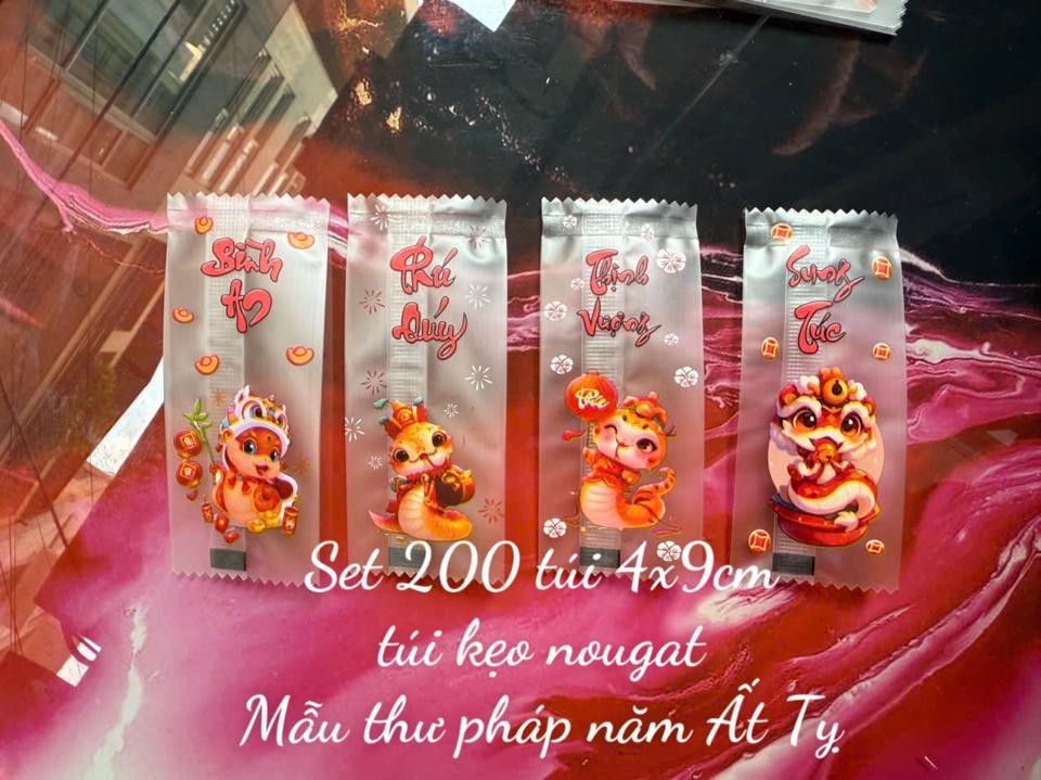 Set 200 túi 4x9cm mã KEO thư pháp Ất Tỵ-duoc-ban-tai-Thach Lan
