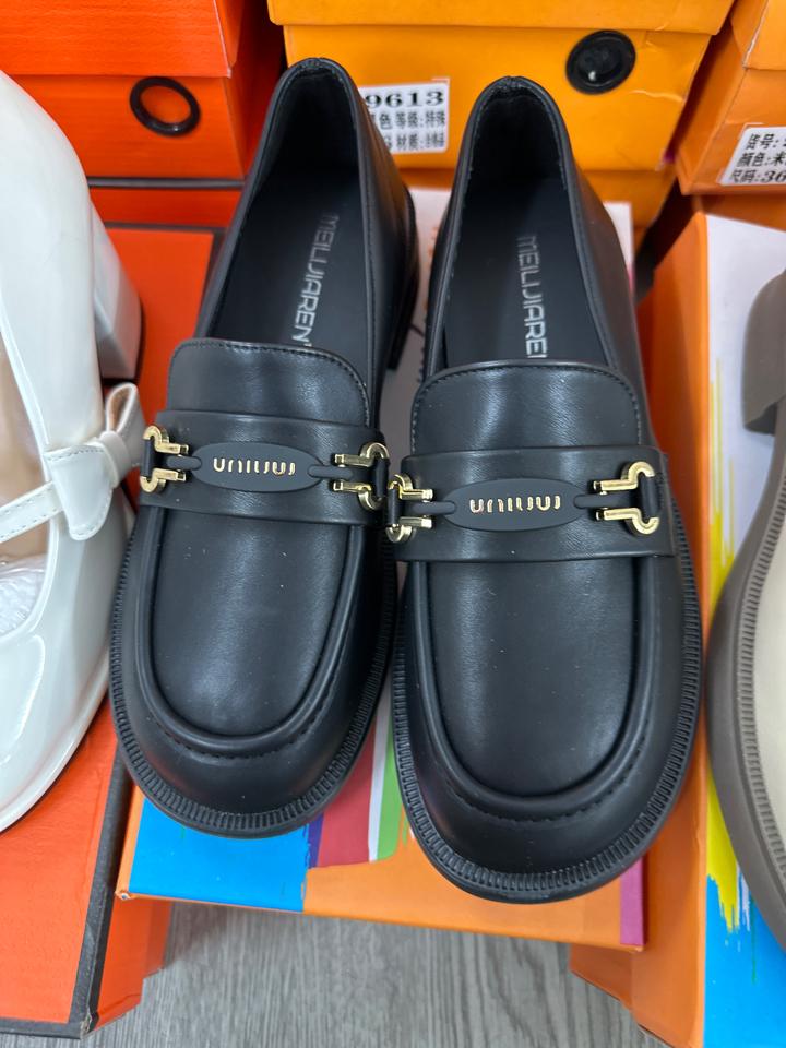 Đốc bệt miu miu-duoc-ban-tai-Quản Thuu Hà