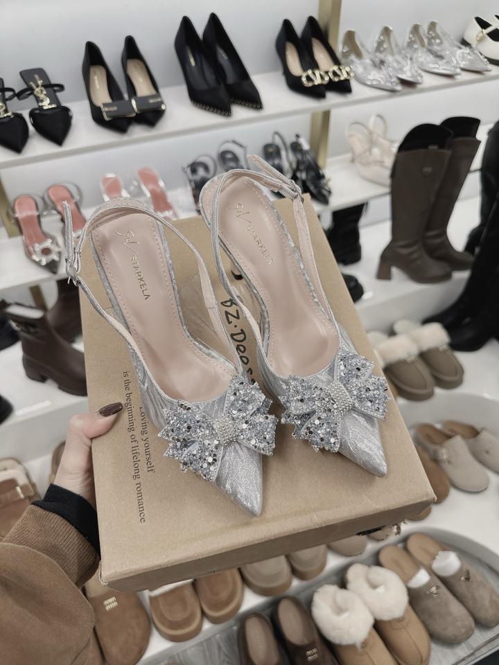Guốc bạc nơ bling bling-duoc-ban-tai-Quản Thuu Hà