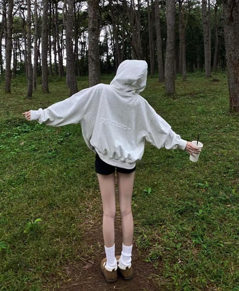  Áo Hoodie Zip MonStudio-duoc-ban-tai-Cunnei