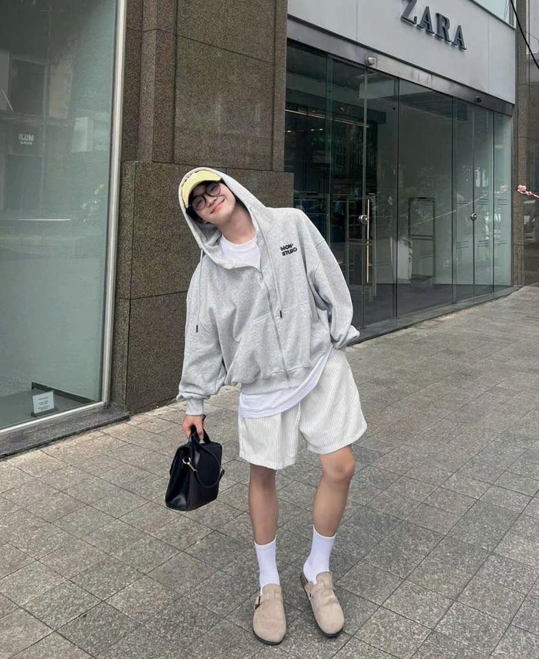  Áo Hoodie Zip MonStudio-duoc-ban-tai-Cunnei