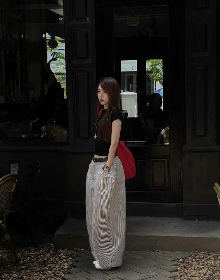 Quần ống rộng nữ thụng kaki sọc Wide Leg-duoc-ban-tai-Cunnei