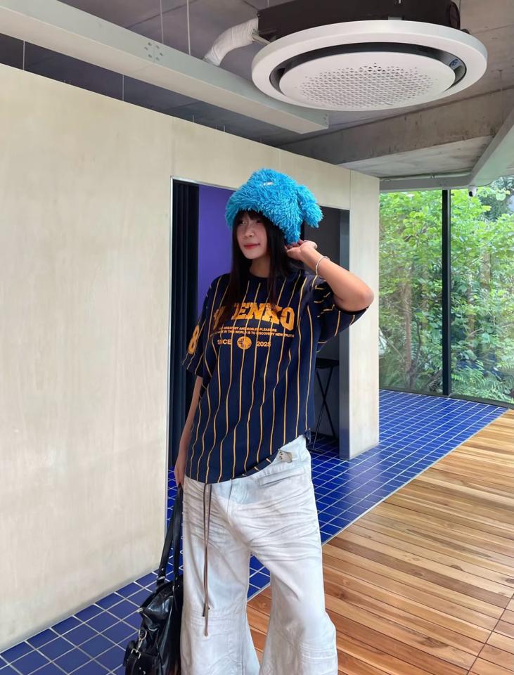 Áo thun cổ tròn Oversize kẻ sọc WENKO-duoc-ban-tai-Cunnei