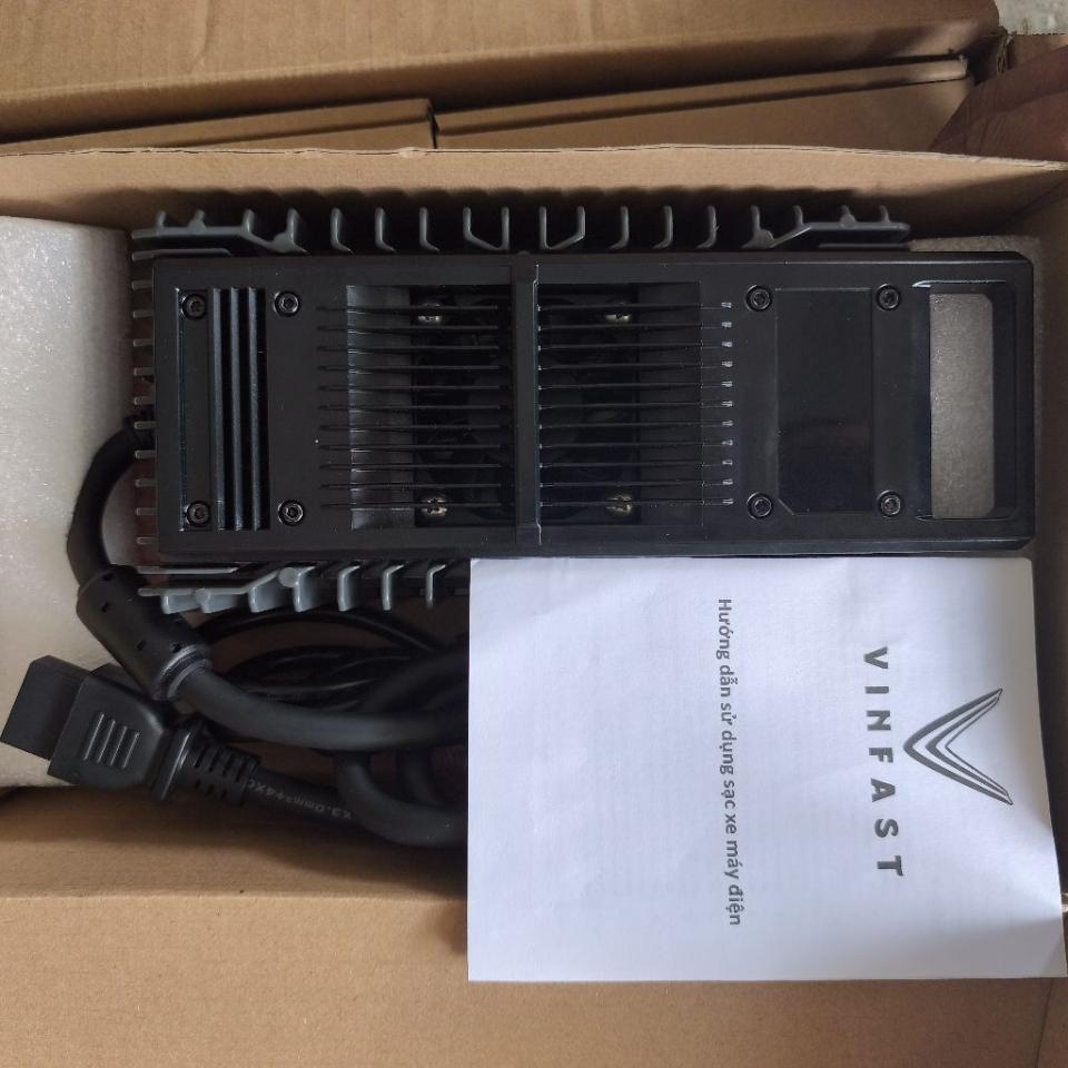 Sạc 1000w chính hãng New-duoc-ban-tai-Trạm Xanh 68