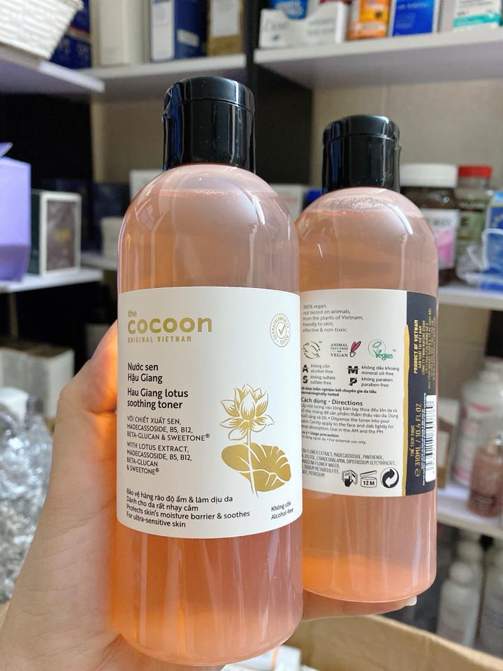Nước toner hoa Sen Hậu Giang Cocoon-duoc-ban-tai-T&T COSMETIC