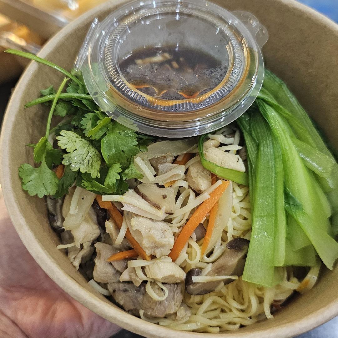 MIẾN/MÌ XÀO GÀ NẤM-duoc-ban-tai-Rio Cake Delivery