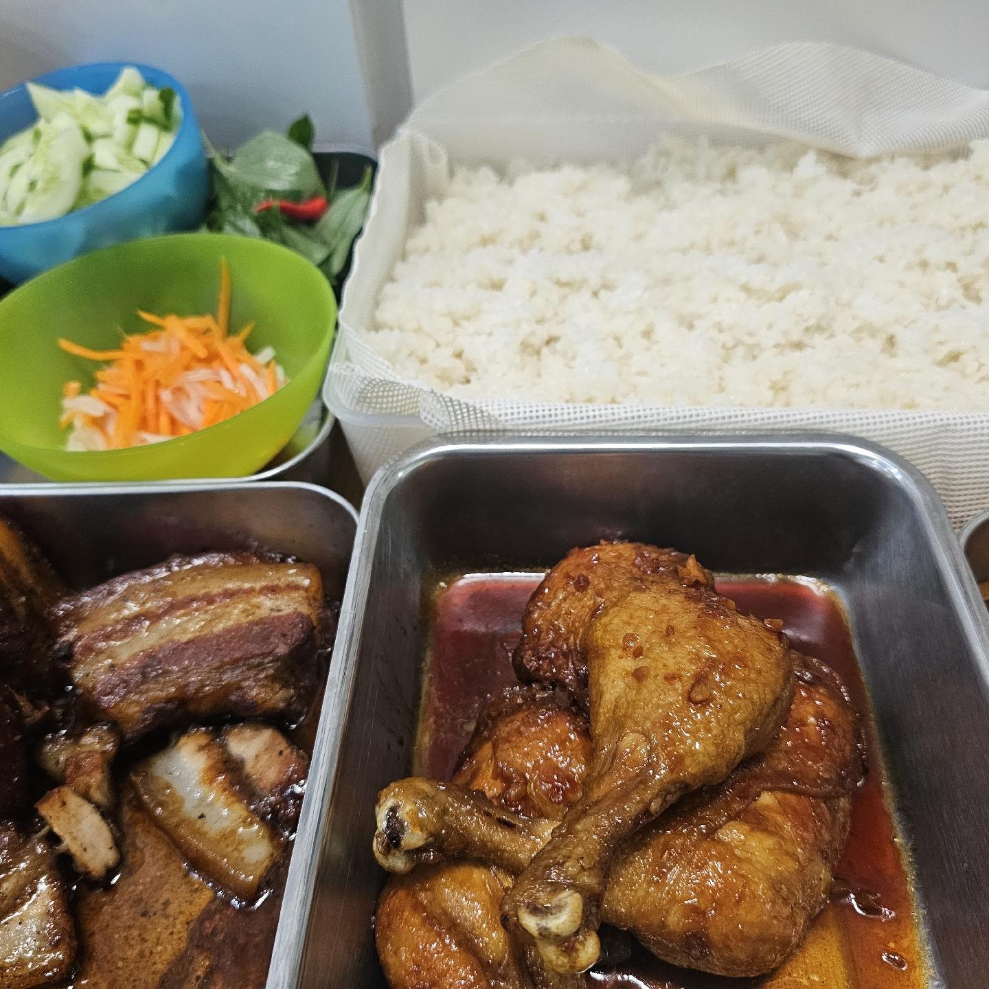 XÔI kèm tùy chọn (phá lấu/gà mắm bơ/xá xíu)-duoc-ban-tai-Rio Cake Delivery