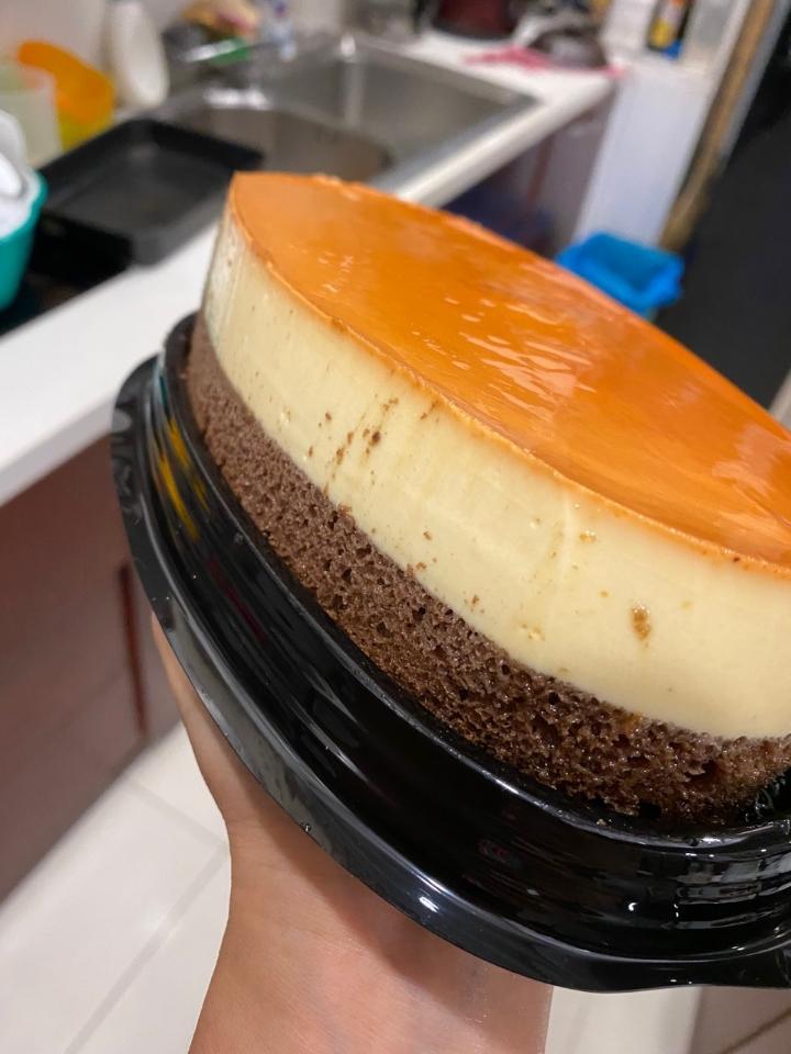 Flan Cake -duoc-ban-tai-Rio Cake Delivery