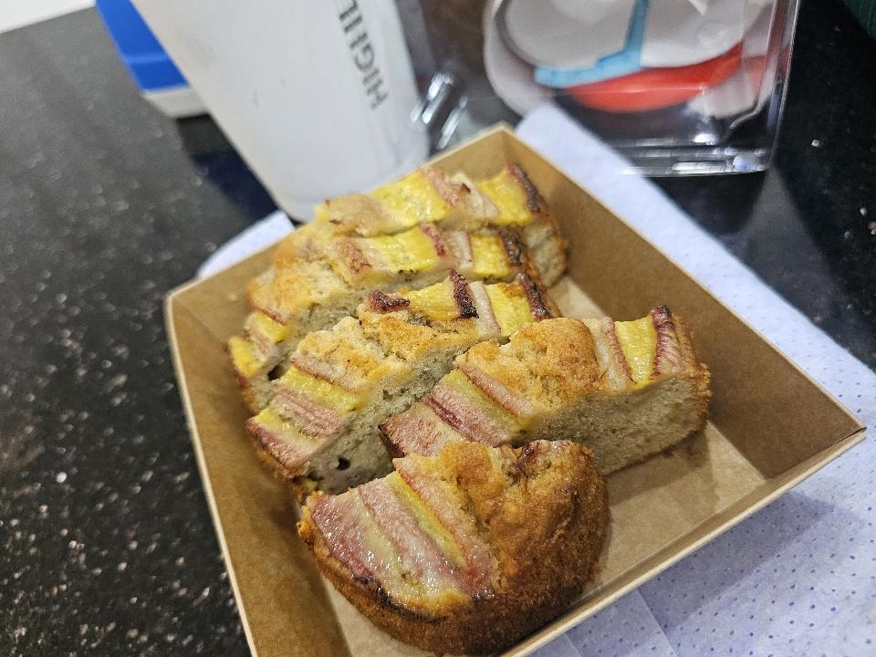 BÔNG LAN CHUỐI CAFE 1/2 ổ-duoc-ban-tai-Rio Cake Delivery