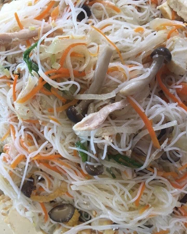 BUN GẠO GÀ TA XÉ-duoc-ban-tai-Rio Cake Delivery