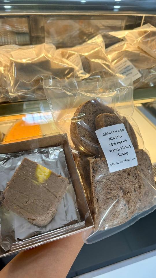 Combo Pate và Bánh mì đen-duoc-ban-tai-Rio Cake Delivery