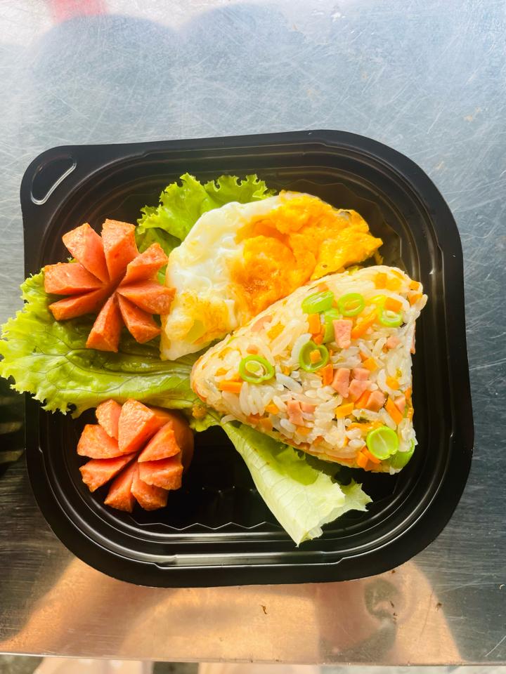 Cơm nắm-duoc-ban-tai-BÁNH BAO TƯƠI NGỌC LIÊN CHÂU TRẢNG DÀI