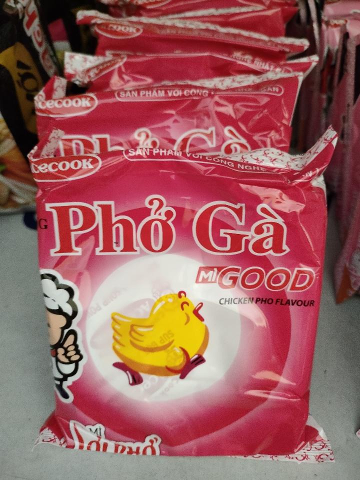 Mì phở gà-duoc-ban-tai-Hưởng Thúy