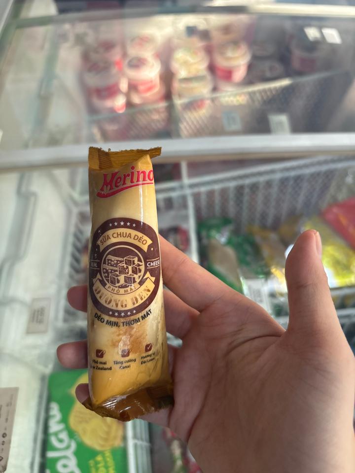 MERINO - SỮA CHUA DẺO PHÔ MAI ĐƯỜNG ĐEN 50G-duoc-ban-tai-Ice Cream Xumi