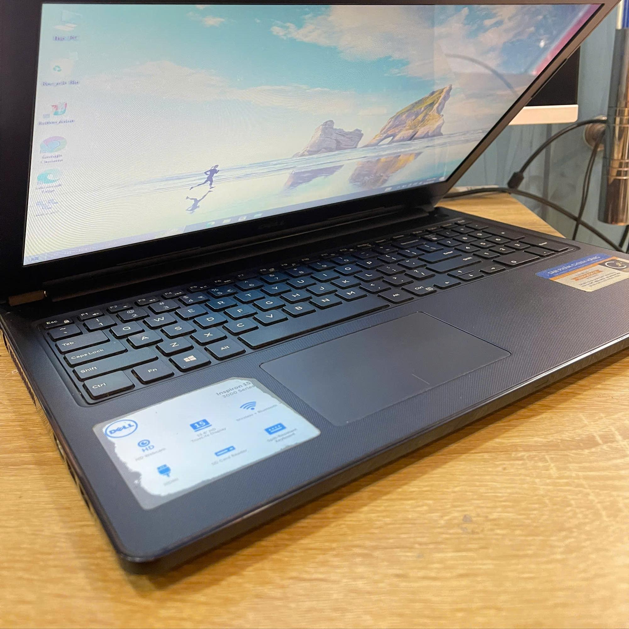 Dell i5 7th Ram 8GB 128GB SSD Card rời AMD R5 M430 Màn 15.6inch-duoc-ban-tai-Vi Tính Kim Trân