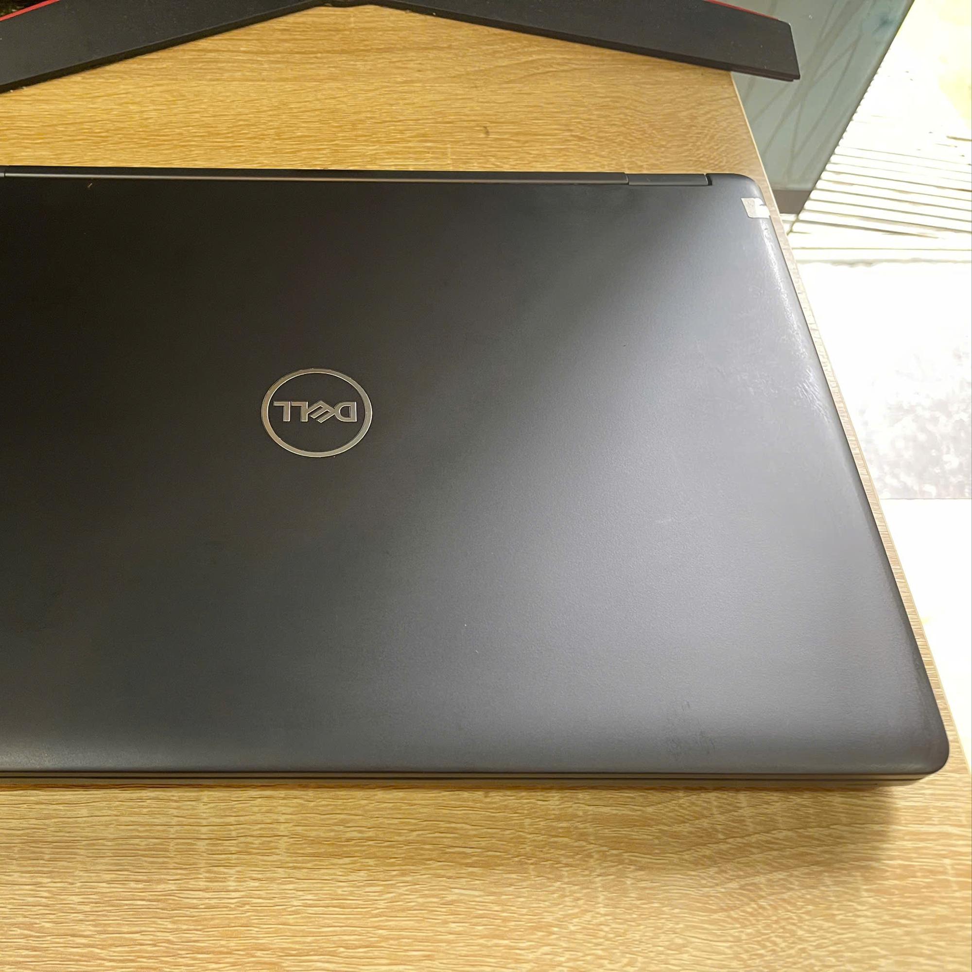 DELL i7 8th Ram 16GB 256GB SSD Màn 14inch FHD-duoc-ban-tai-Vi Tính Kim Trân