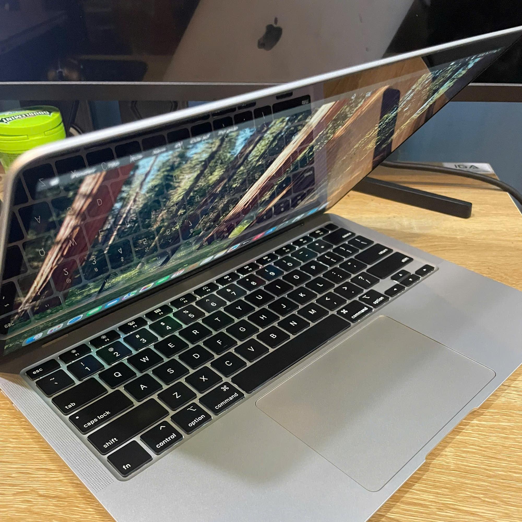 Macbook Air 2020 Core i3 Ram 8GB 256GB SSD 13inch Retina -duoc-ban-tai-Vi Tính Kim Trân