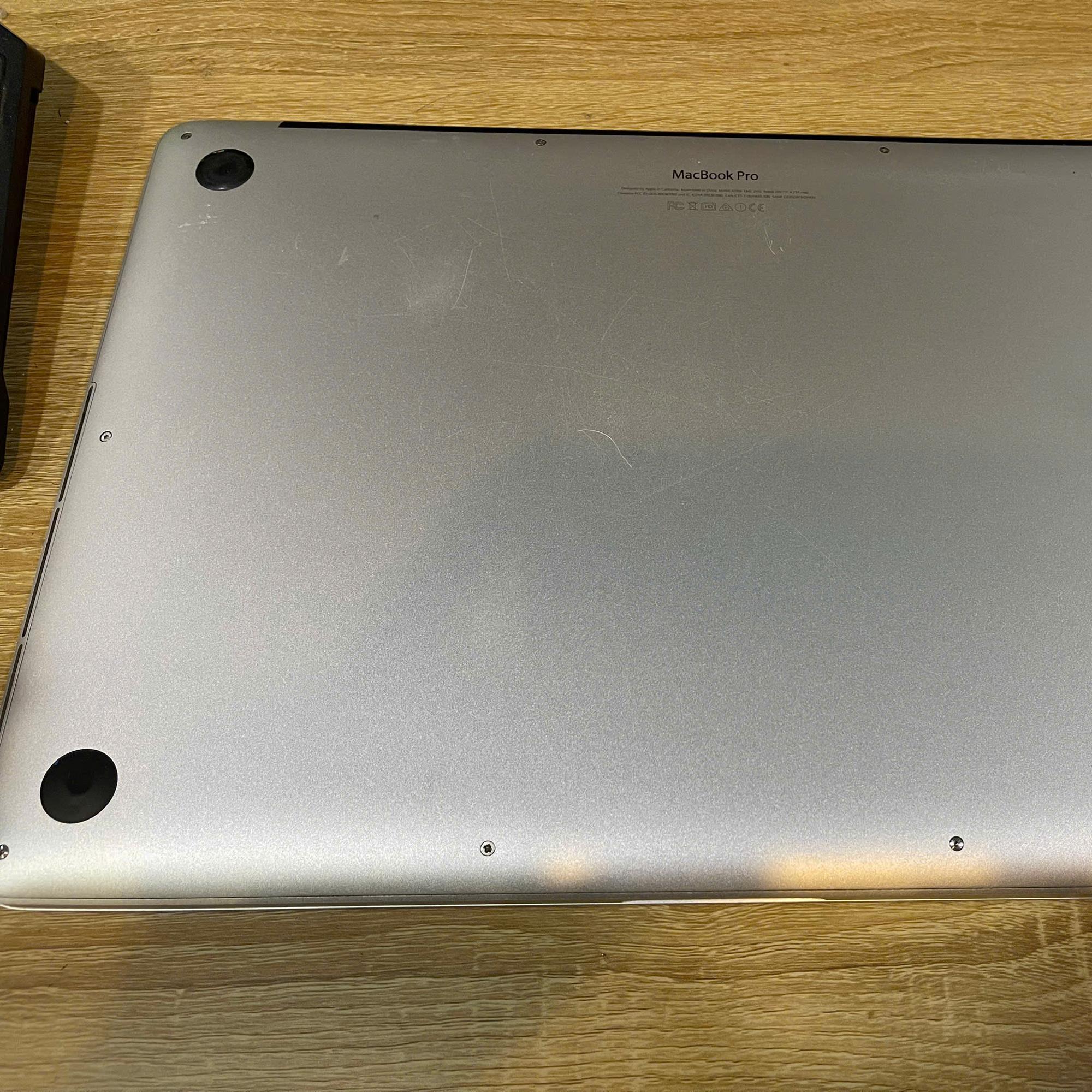 MacBook Pro 2015 Core i7 Ram 16GB 500GB SSD Card rời AMD R9 370X Màn 15inch Retina-duoc-ban-tai-Vi Tính Kim Trân